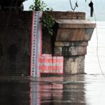 india-monsoon-live:-yamuna-crosses-warning-mark-in-delhi;-crimson-alert-issued-in-mumbai