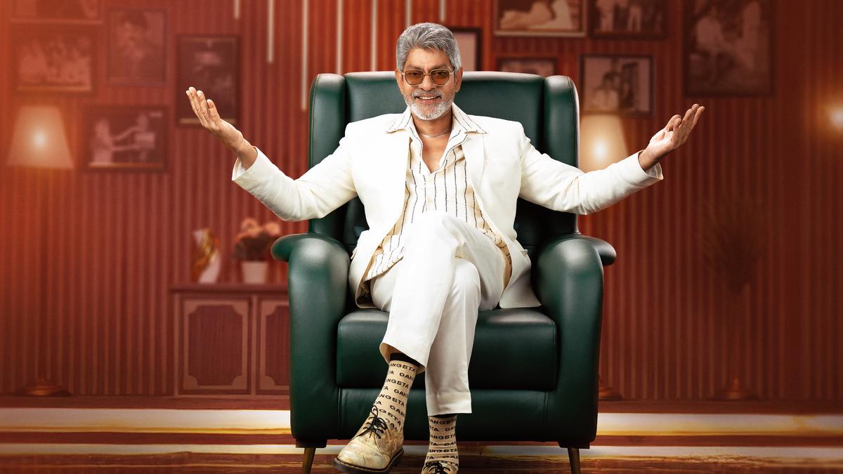 jagapathi-babu-makes-telugu-tv-debut-with-speak-present-jayyammu-nischayammu-raa