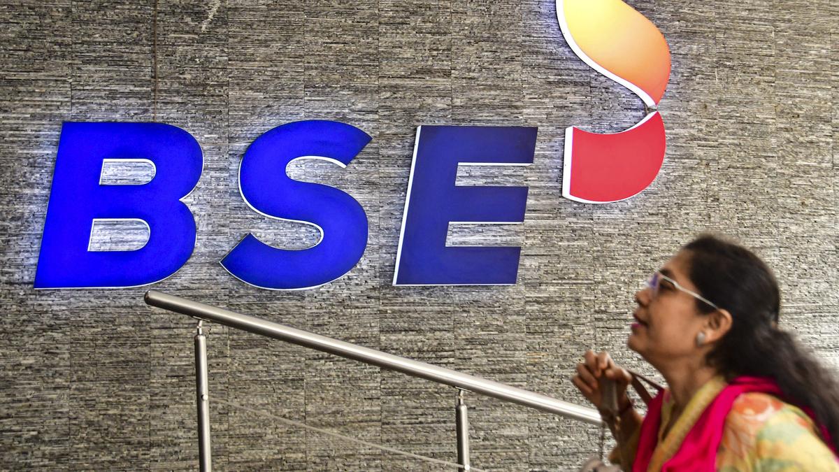 sensex-positive-aspects-213-factors-led-by-it-shares