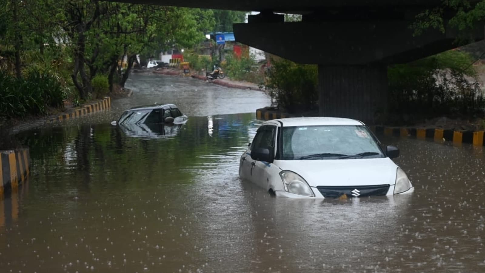 how-to-deal-with-a-flood-damaged-automobile:-5-necessary-steps-you-need-to-know
