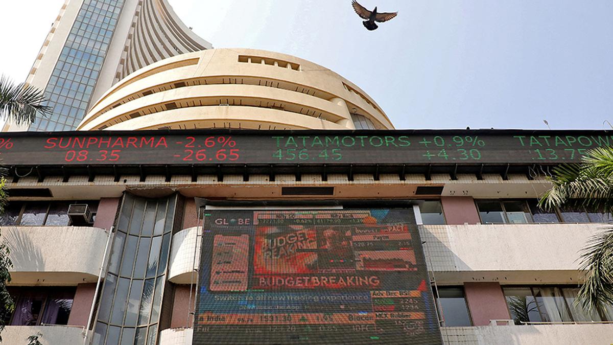 stock-markets-decline-in-early-commerce-halting-6-day-rally;-it,-financial-institution-shares-drag