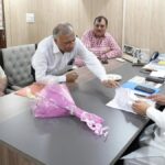 mohalla-clinic-medical-doctors-meet-delhi-speaker,-demand-job-safety