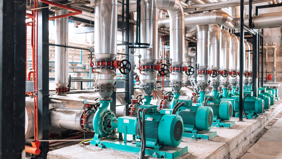 manufacturing-sector-development-hits-16-month-excessive-in-july-on-growth-in-output,-gross-sales