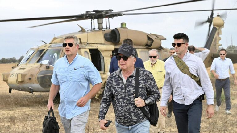 us.-envoy-visits-distribution-web-site-in-gaza-as-humanitarian-disaster-worsens