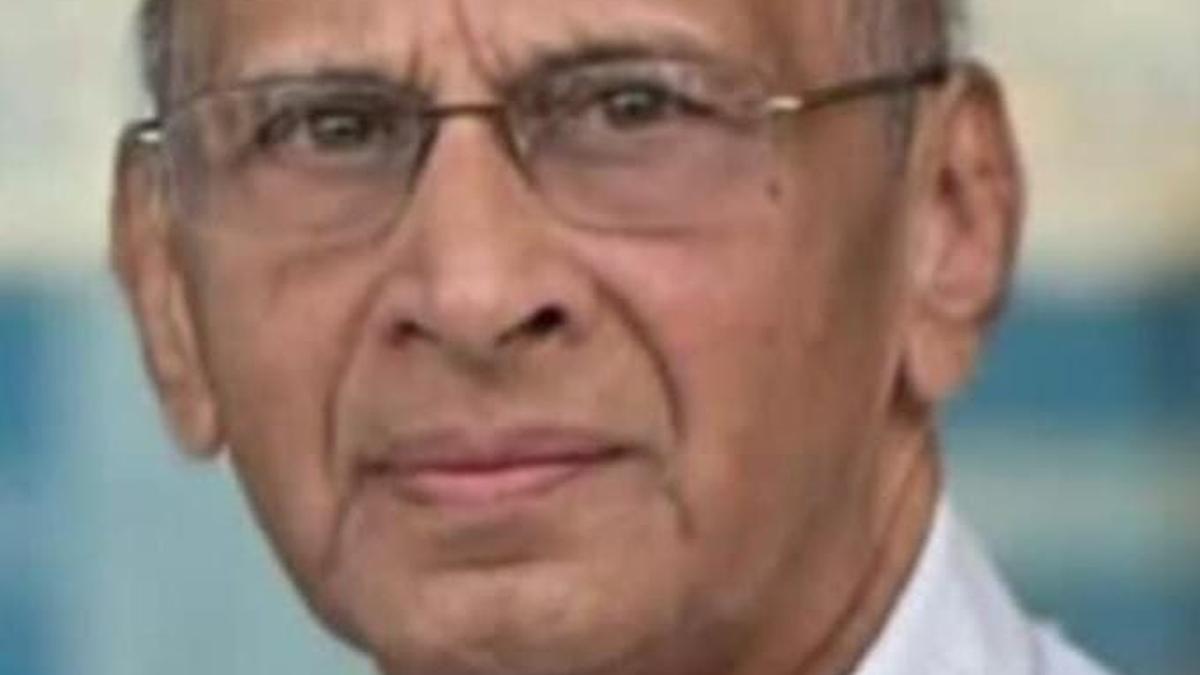 kannurs-two-rupee-physician-aok.-rairu-gopal-passes-away-at-80;-leaves-behind-legacy-of-compassion-and-repair