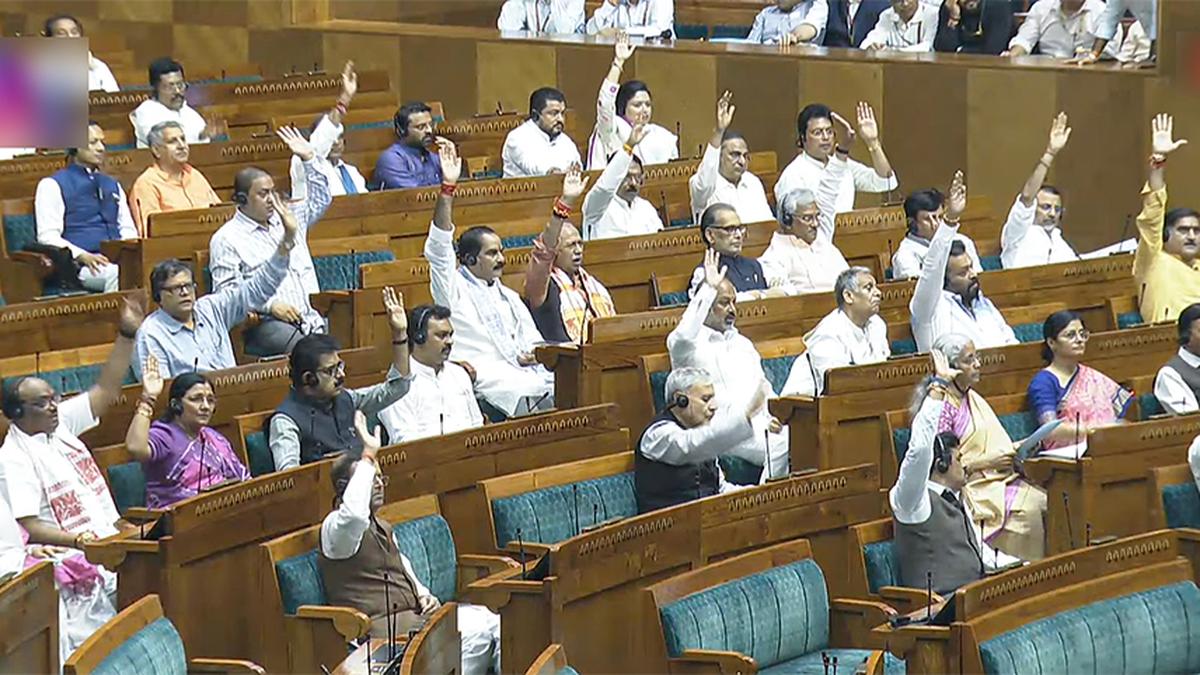 parliament-monsoon-session-day-17-live:-congress-mp-randeep-surjewala-strikes-movement-in-rs-over-electoral-roll-considerations