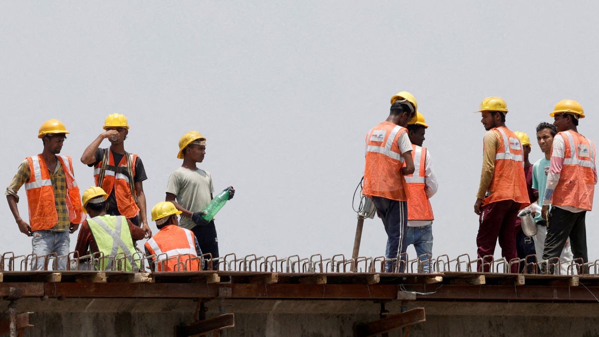 Calcutta High Court Orders Resumption of MGNREGA in West Bengal ...