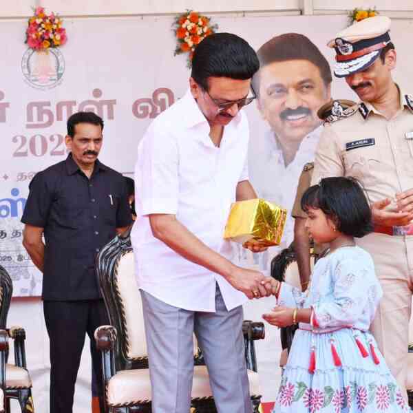 tn.-cm-stalin-takes-half-in-police-day-celebrations-in-chennai