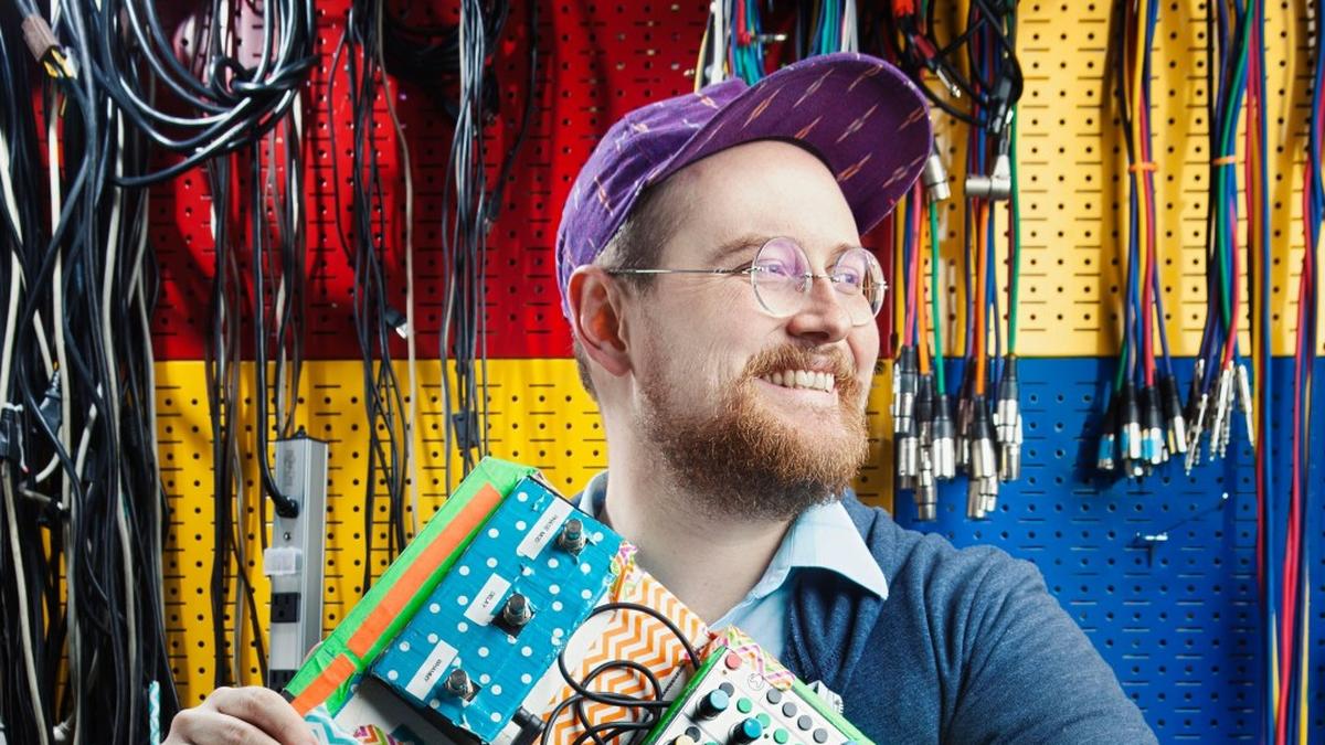 dan-deacon-interview:-on-hbos-task-and-the-dazzling-melancholia-of-when-i-was-done-dying