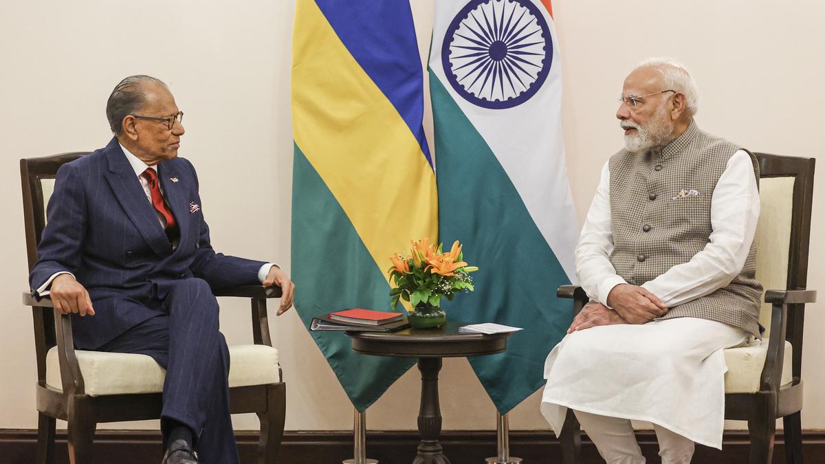 india,-mauritius-to-work-in-direction-of-facilitating-bilateral-commerce-in-native-currencies:-pm-modi