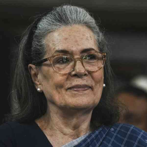 court-junks-plea-alleging-forgery-in-inclusion-of-sonia-gandhi’s-identify-in-electoral-roll