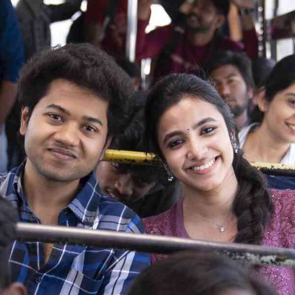little-hearts-film-overview:-this-younger-romance-is-a-relentless-laughathon