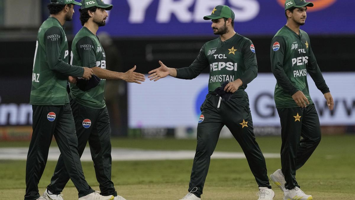 pakistan-to-play-in-opposition-to-uae,-pycroft-may-very-well-be-changed-by-richardson