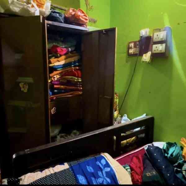 burglars-decamp-with-65-sovereigns-of-gold-jewelry,-silver-and-money