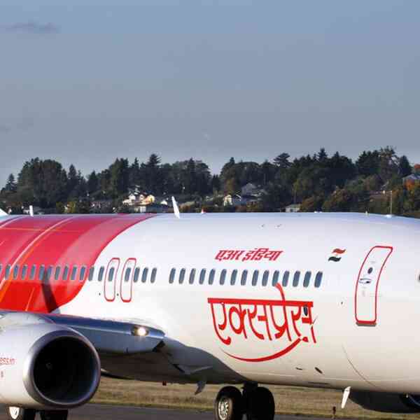 passenger-on-bengaluru-varanasi-flight-tries-to-enter-cockpit-mid-air