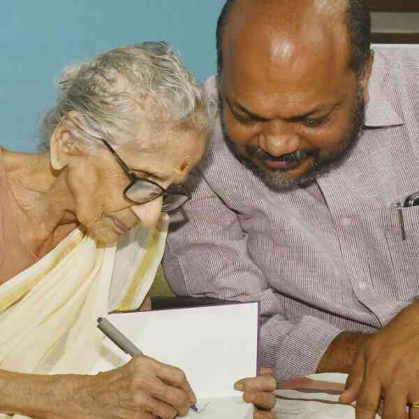 m.-leelavathy-e-book-nook-opened-in-thrikkakara-library