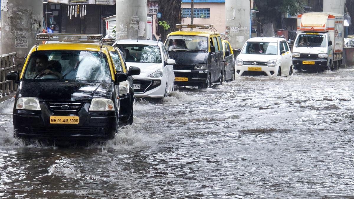imd-predicts-heavy-showers-in-mumbai,-suburbs;-orange-alert-issued