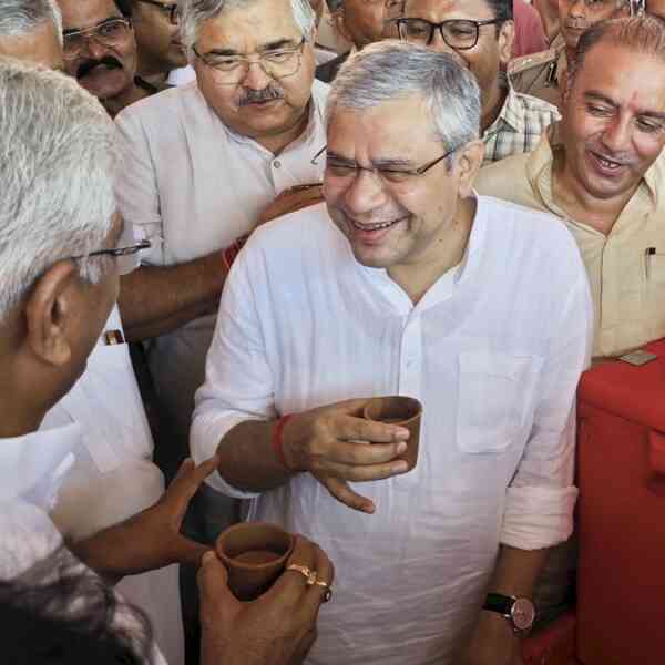 mumbai-ahmedabad-part-of-indias-bullet-practice-mission-will-open-by-2029:-railway-minister-ashwini-vaishnaw-in-surat