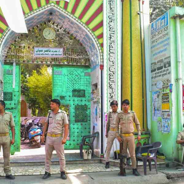 i-really-like-muhammad-row:-tensions-escalate-in-barabanki,-mau-districts-after-bareilly-clashes;-forces-deployed