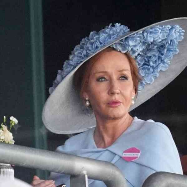 jk-rowling-slams-emma-watson-as-ignorant-amid-ongoing-feud:-i’m-not-owed