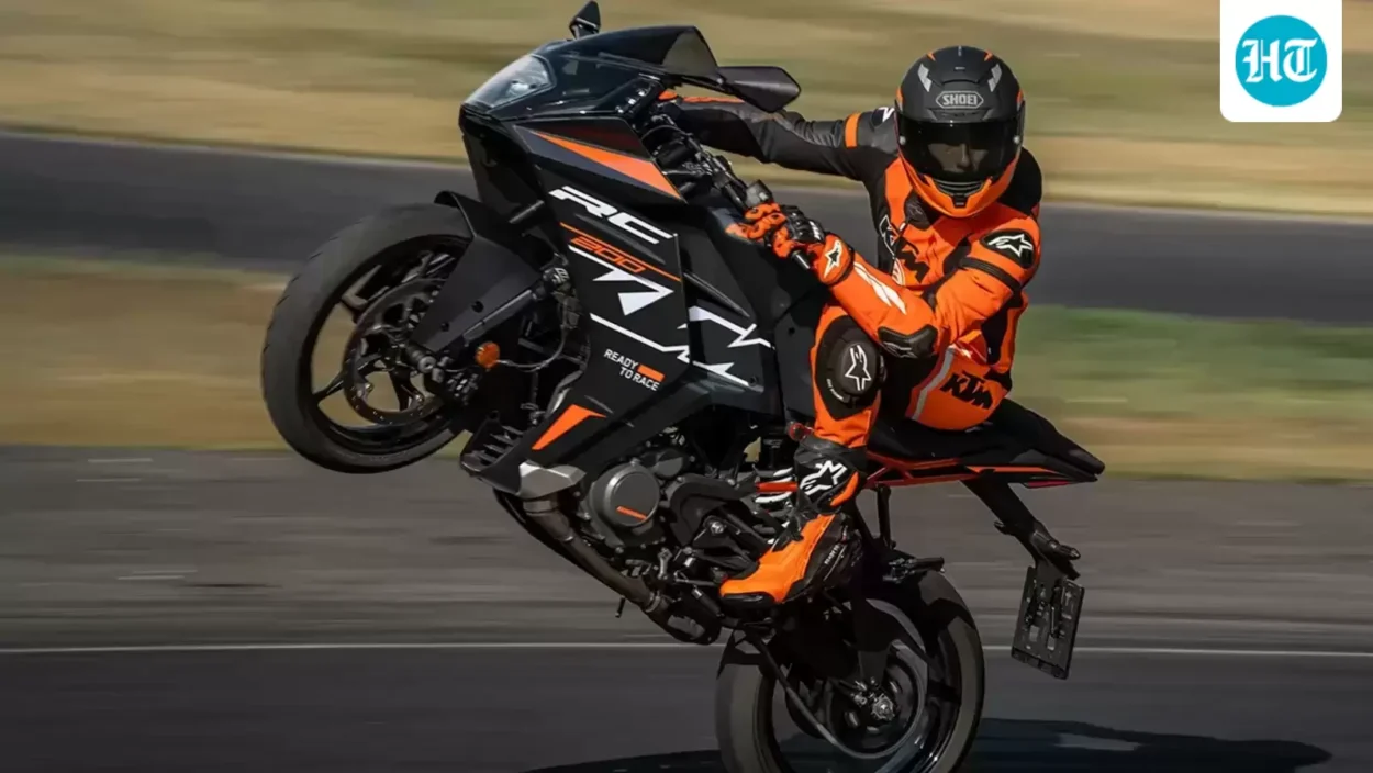 ktm-250-duke-to-yamaha-r15-v4:-5-sportbikes-that-obtained-cheaper-after-gst-2.0