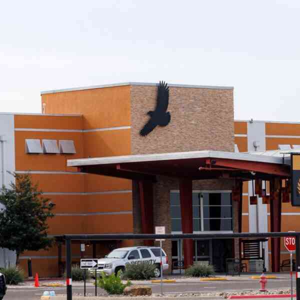 2-killed,-5-wounded-when-man-opened-fireplace-in-on-line-casino-car-parking-zone-in-texas,-authorities-say