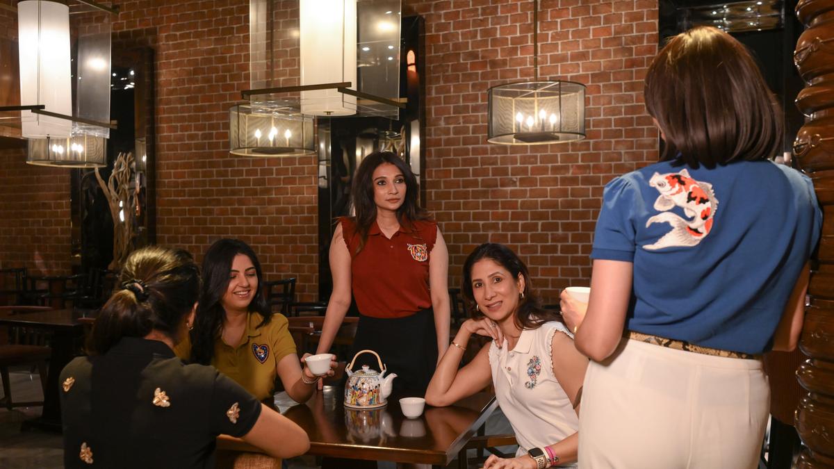 this-chennai-model-makes-bespoke-t-shirts,-and-in-addition-personalises-them-with-prints-and-embroidery