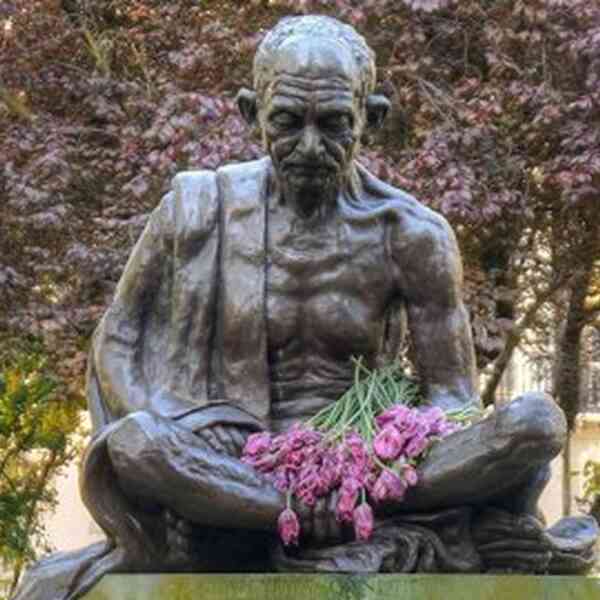 uok.-police-examine-racially-aggravated-vandalism-of-gandhi-statue-in-london