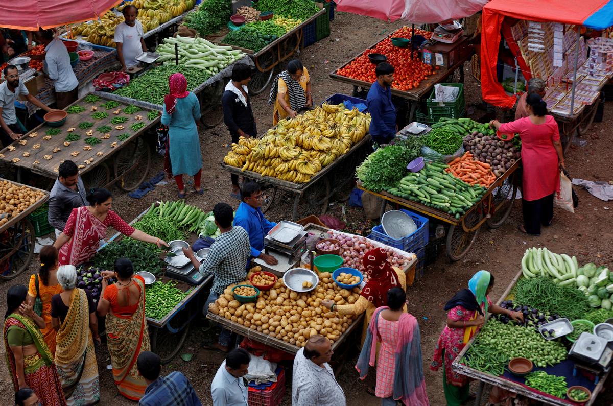 Retail inflation quickens to 2.1% in August, snaps 9-month falling ...