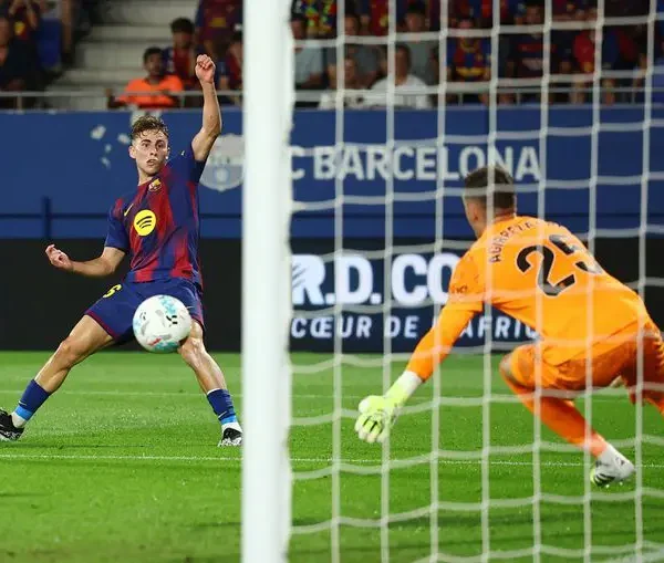 Football: Soccer-Barcelona demolish Valencia 6-0 in front of small ...