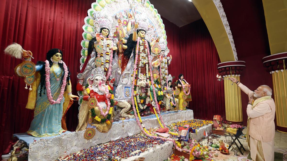 durga-puja-displays-spirit-of-unity,-cultural-vibrancy:-pm