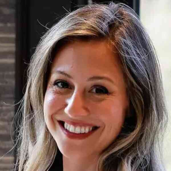 meet-taylor-humphrey,-the-san-francisco-lady-charging-$30,000-to-assist-mother-and-father-identify-their-infants