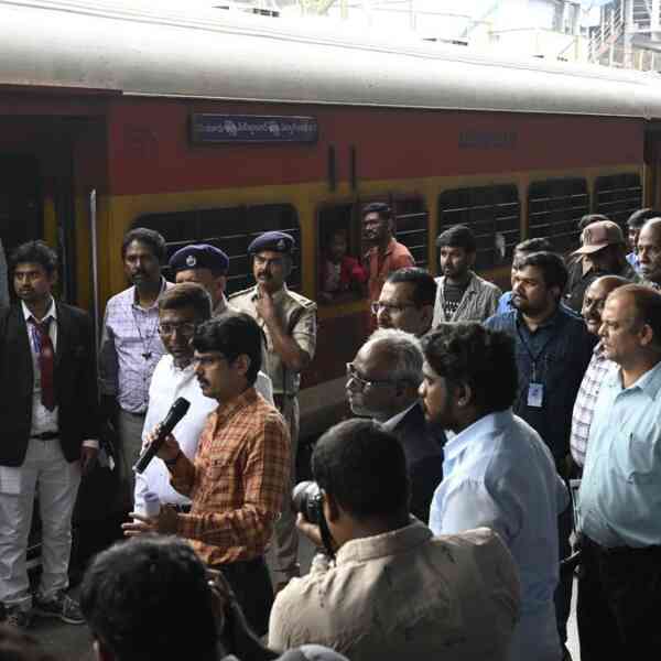 to-clear-pageant-rush,-1,450-particular-trains-to-be-operated-by-scr-until-november-finish