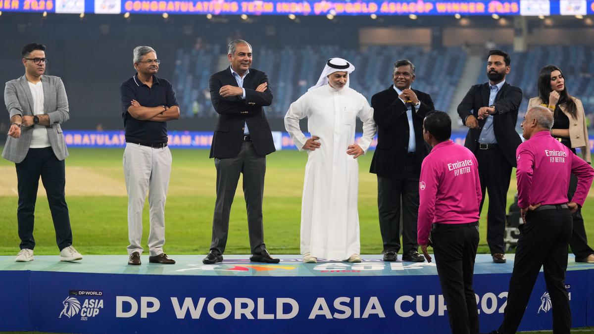 india-welcome-to-gather-asia-cup-trophy-from-me-at-acc-workplace-in-dubai:-mohsin-naqvi