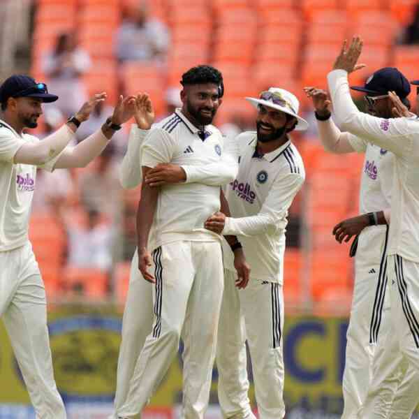 ind-vs-wi-1st-test-match-|-siraj,-bumrah-land-early-blows-as-west-indies-slip-to-90/5-at-lunch-on-day-one