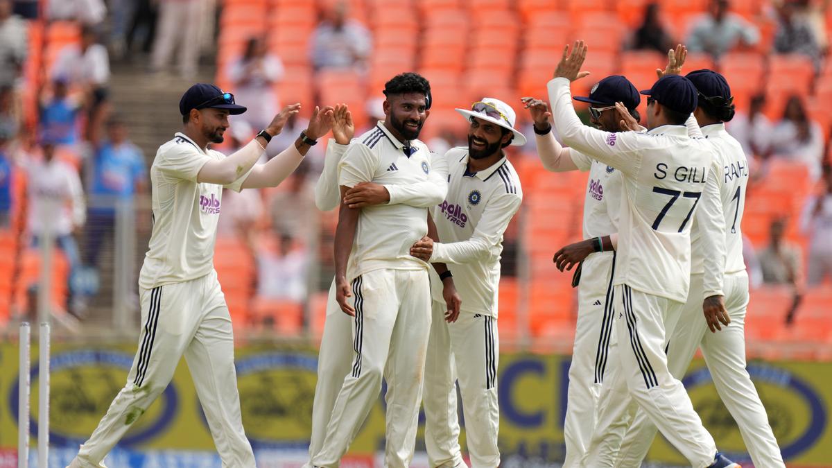 ind-vs-wi-1st-test-match-|-siraj,-bumrah-land-early-blows-as-west-indies-slip-to-90/5-at-lunch-on-day-one