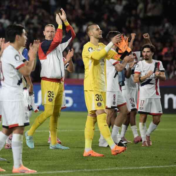 psg-sinks-barcelona-with-late-winner-in-champions-league,-manchester-city-held-by-monaco