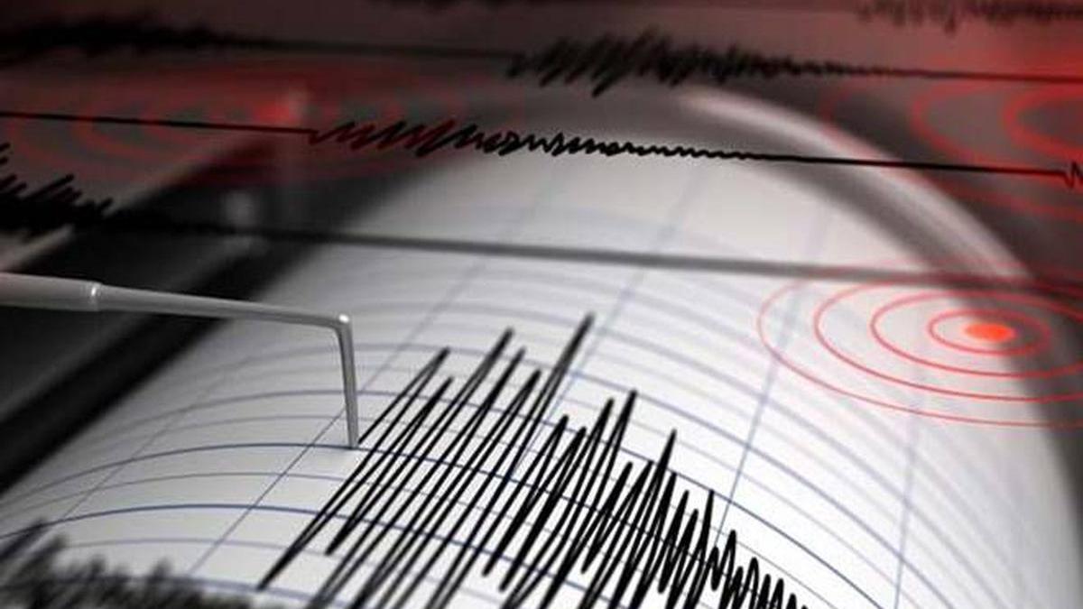 earthquake-with-preliminary-5-magnitude-shakes-istanbul,-inflicting-panic