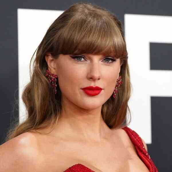 taylor-swift’s-schedule-is-packed;-2-extra-late-night-time-appearances-locked-after-graham-norton