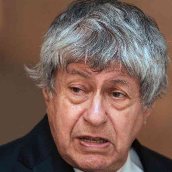 ivan-klima,-czech-creator-and-anti-communist-dissident,-dies-at-94
