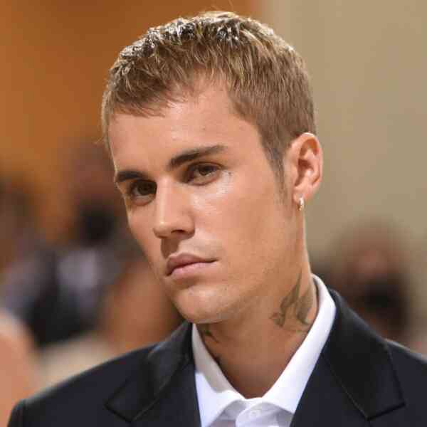 justin-bieber-wows-followers-together-with-his-piano-expertise-at-luxurious-lodge;-netizens-say-really-feel-like-hes-lastly-at-peace’-|-watch