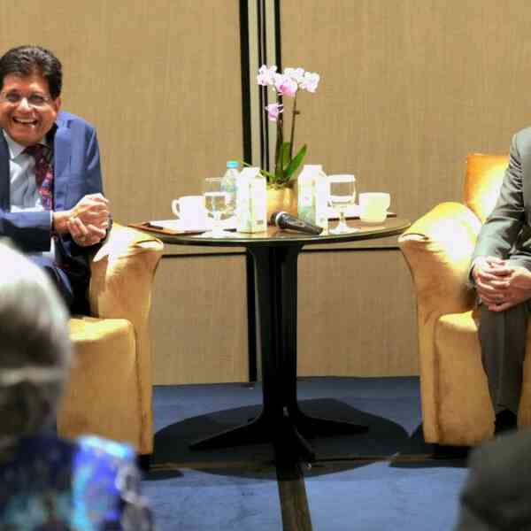 piyush-goyal-requires-higher-collaboration-between-india,-singapore-companies
