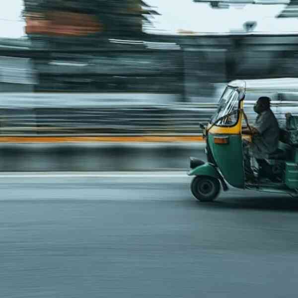 bengaluru-auto-driver-tells-passenger-he-owns-two-homes-value-4-5-crore,-invests-in-ai-startup