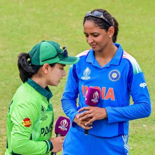 womens-world-cup-ind-w-vs-pak-w:-no-handshake-coverage-adopted-by-india-women-at-toss-as-pakistan-opts-to-bowl