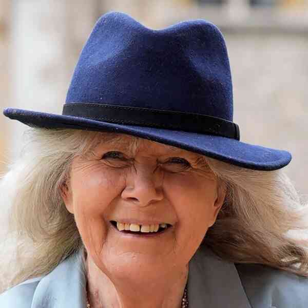 dame-jilly-cooper-dies-at-88:-all-about-her-web-value-and-household