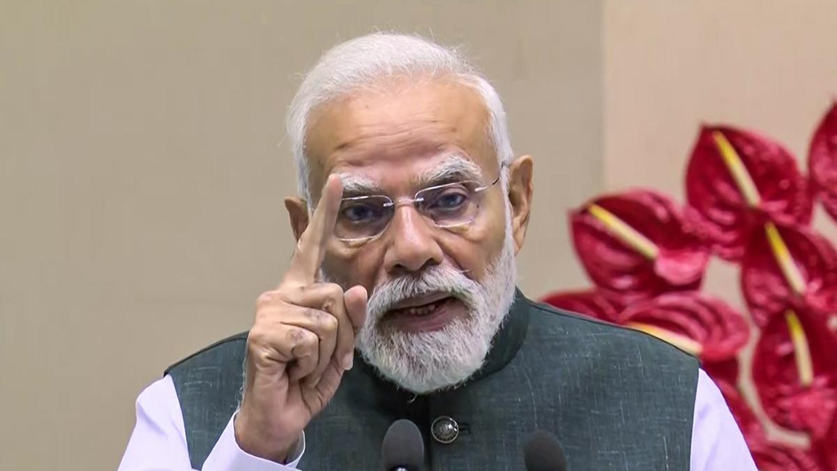 pm-modi-calls-cji-after-assault-in-supreme-court,-says-incident-has-angered-all-indians