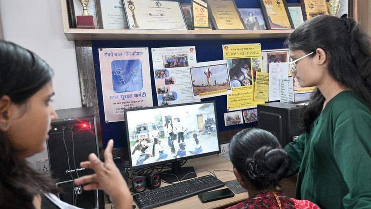 rajasthan-ladies-break-social-boundaries-by-means-of-filmmaking