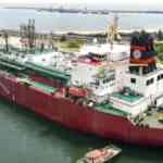 sonowal-accords-ceremonial-welcome-to-very-large-gas-carrier-shivalik