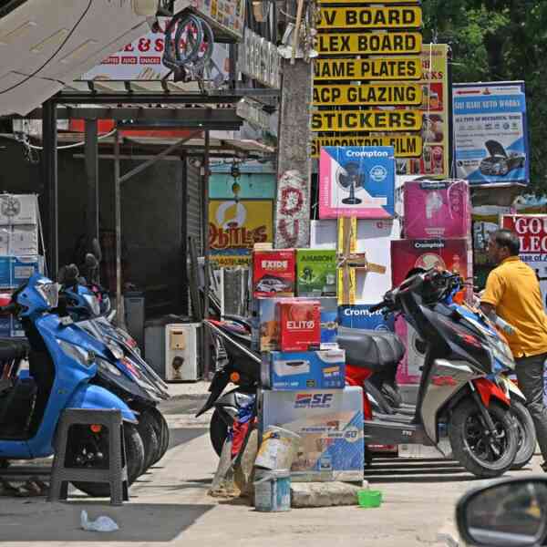 chennai-corporation-points-sop-to-clear-encroachments-on-footpaths