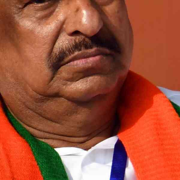 10%-of-officers-are-incompetent:-minister-ganesh-naik